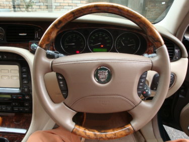車 ハンドル ステアリング リペア 染め直し クリーニング