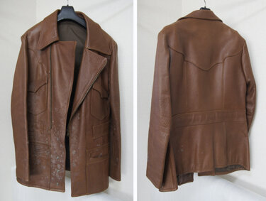 高級レザー ハーフコート　クリーニング　抗菌施工　メンテナンス（かなりのカビです）